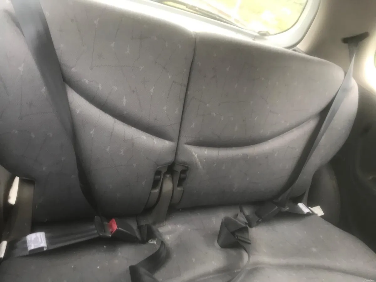 Toyota Yaris 2000 - Image 3