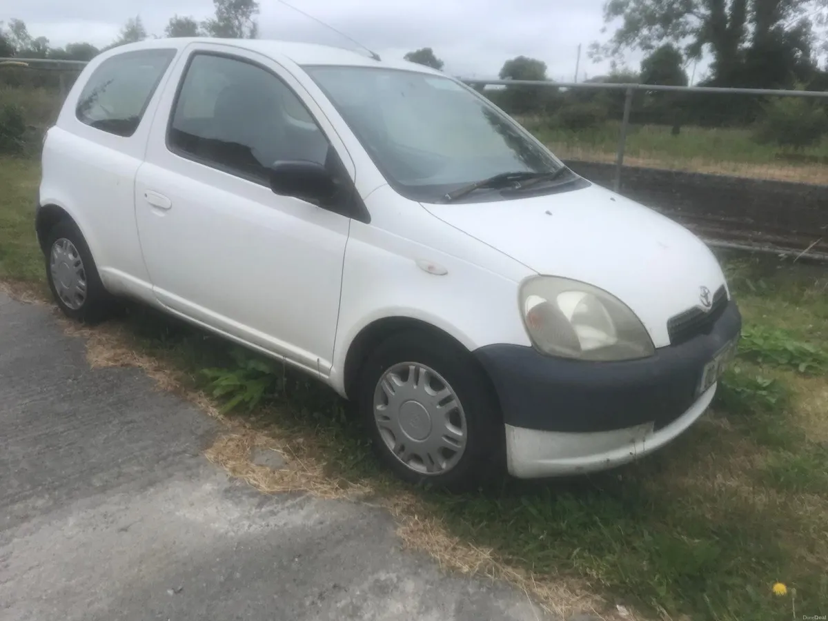 Toyota Yaris 2000 - Image 2