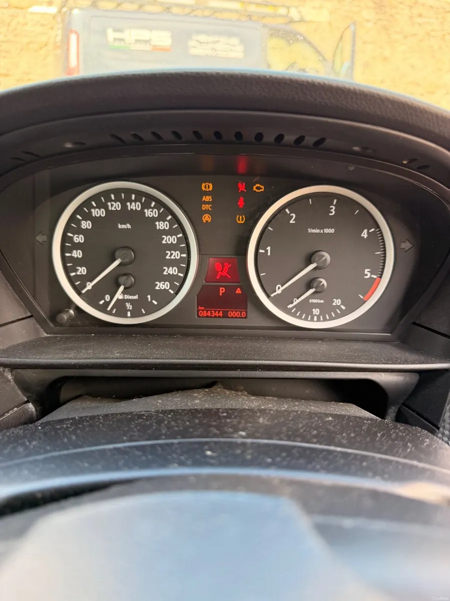 BMW 5-Series 2005 - Image 2