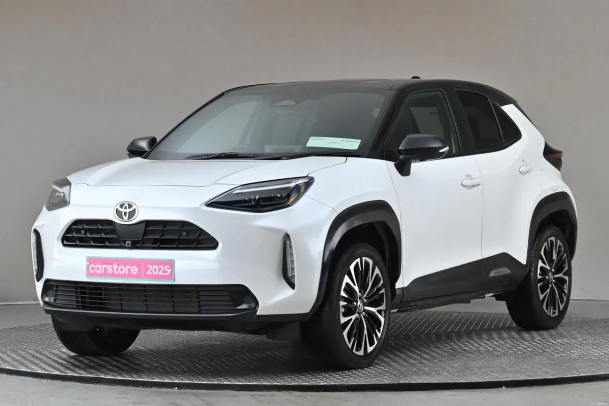 Toyota Yaris Cross 1.5 HYBRID **BI-TONE ROOF**HALF - Image 3