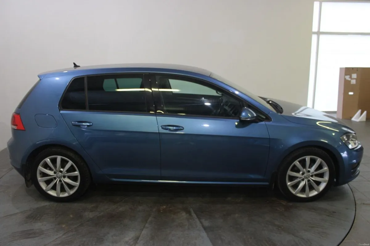 Volkswagen Golf 1.6 TDI 5DR 110HP Highline M5F - T - Image 3