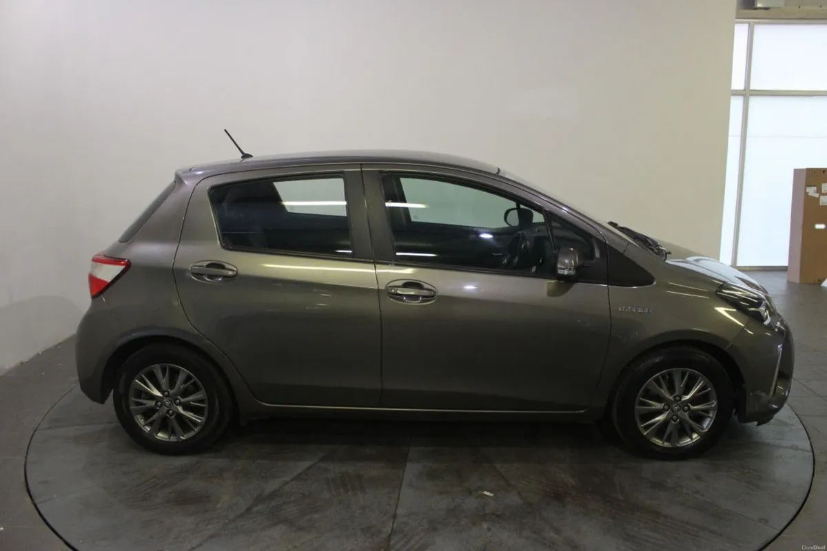 Toyota Yaris Hybrid Luna Auto - TENDER 18 - Image 4