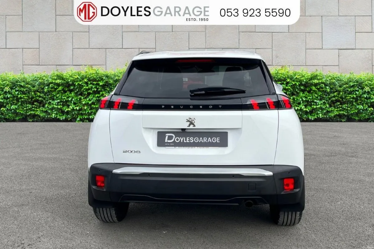 Peugeot 2008 1.2 Puretech 100bhp Allure - Image 4