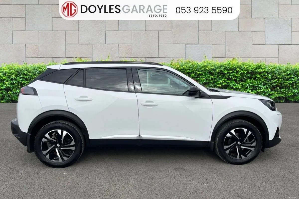 Peugeot 2008 1.2 Puretech 100bhp Allure - Image 2