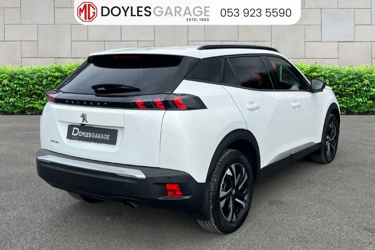 Peugeot 2008 1.2 Puretech 100bhp Allure - Image 3