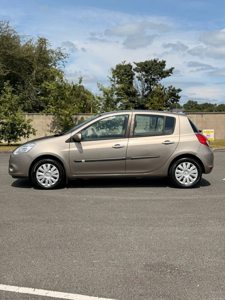 Clio 1.2 petrol - Image 2