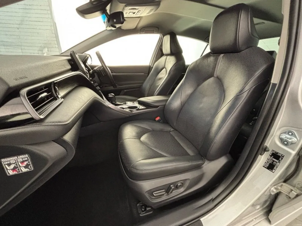 Toyota Camry PLATINUM EDITION - Image 6