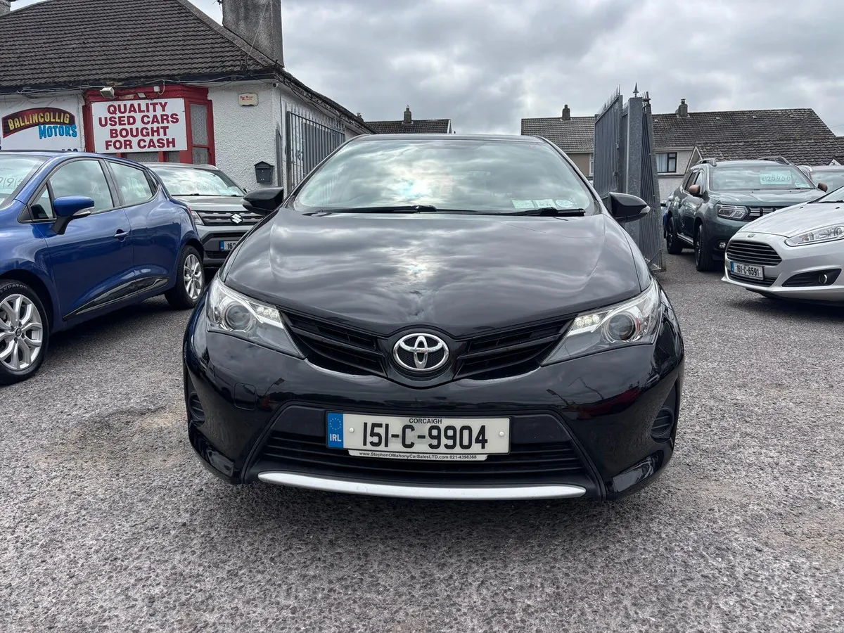 Toyota Auris 2015  1.4  DIESEL  LOW  MILEAGE - Image 2