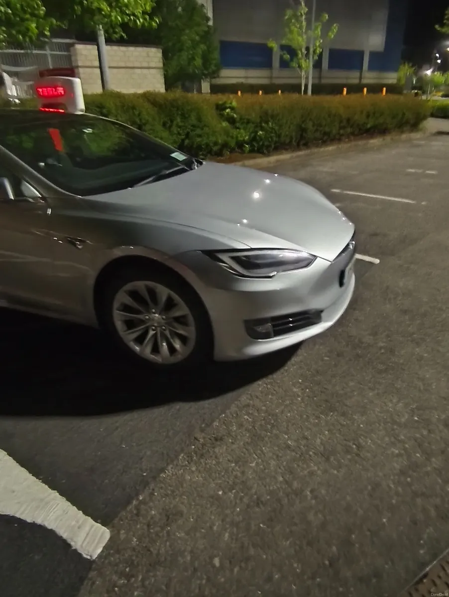 Tesla Model S 2018 - Image 2