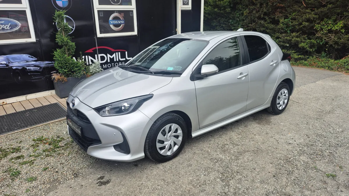 Toyota Yaris 1.5 Hybrid - Image 4