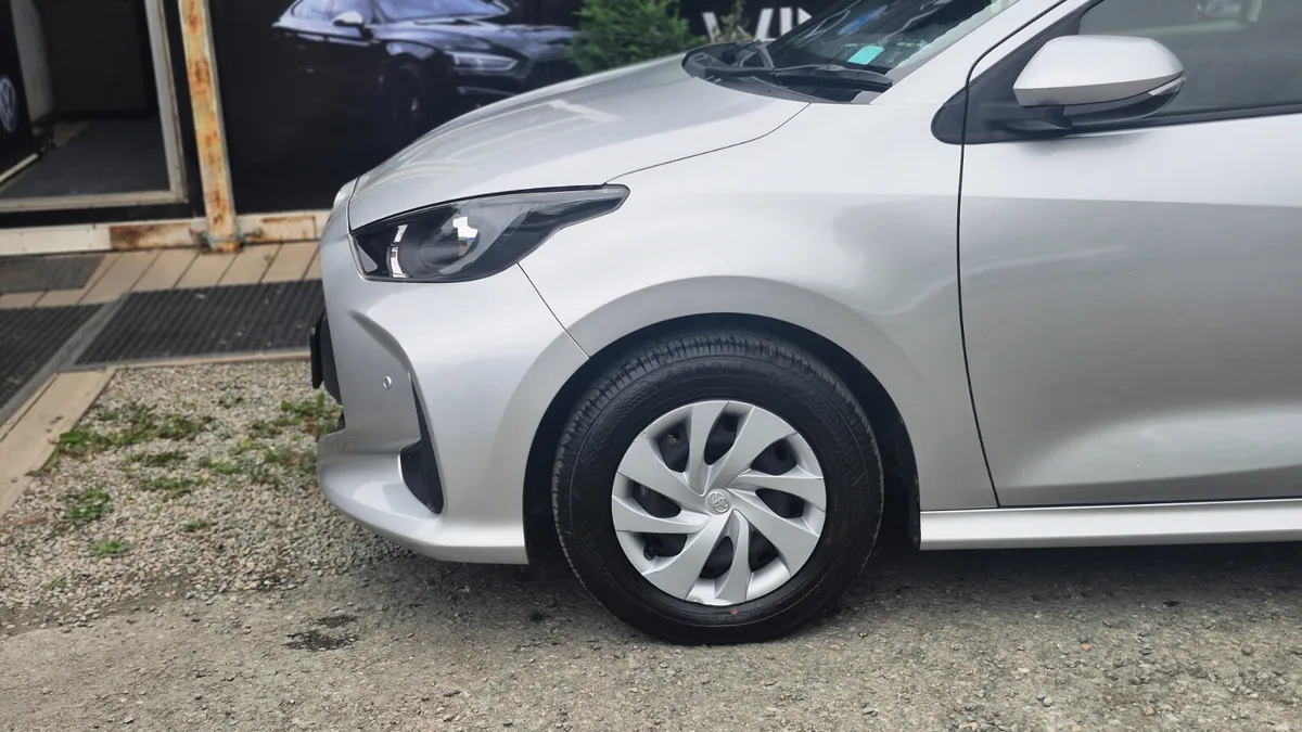 Toyota Yaris 1.5 Hybrid - Image 5
