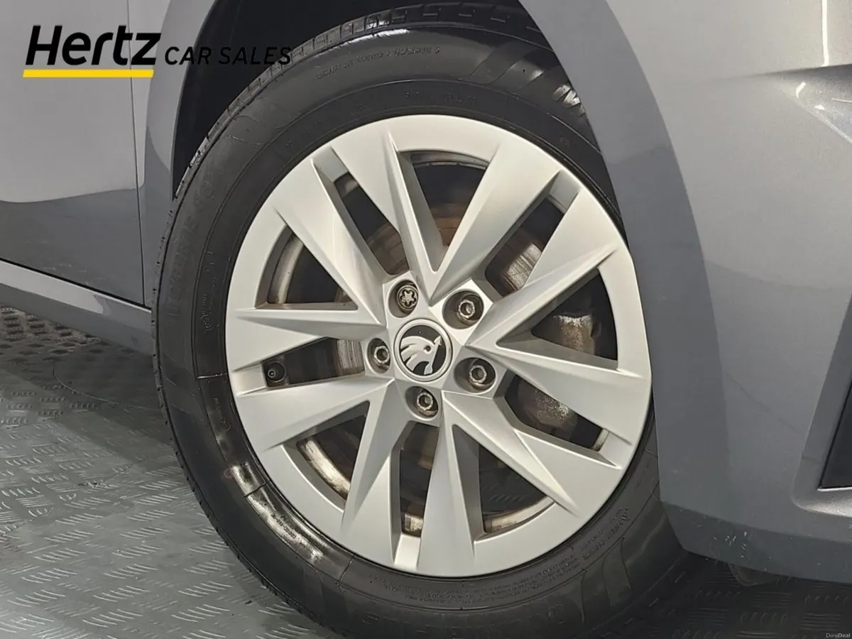Skoda Fabia SELECTION 1.0MPI Petrol Manual - Image 6