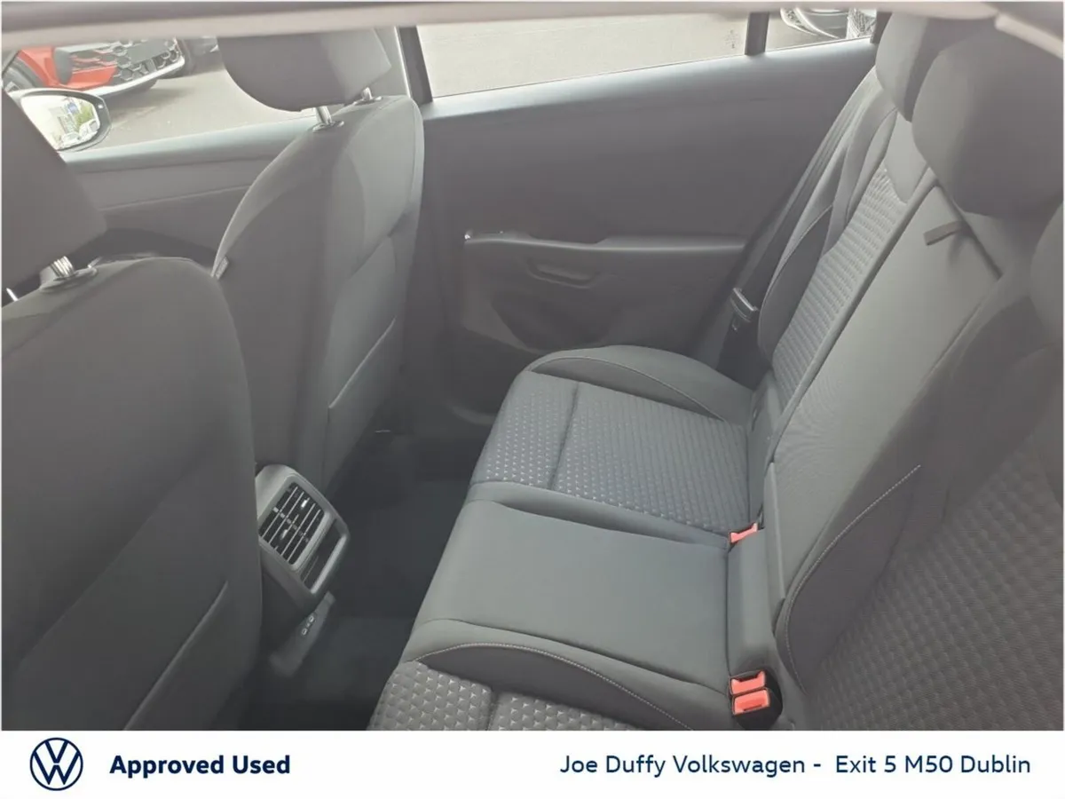 Volkswagen T-Roc LIFE 1.5TSI 116HP MHEV - Image 6
