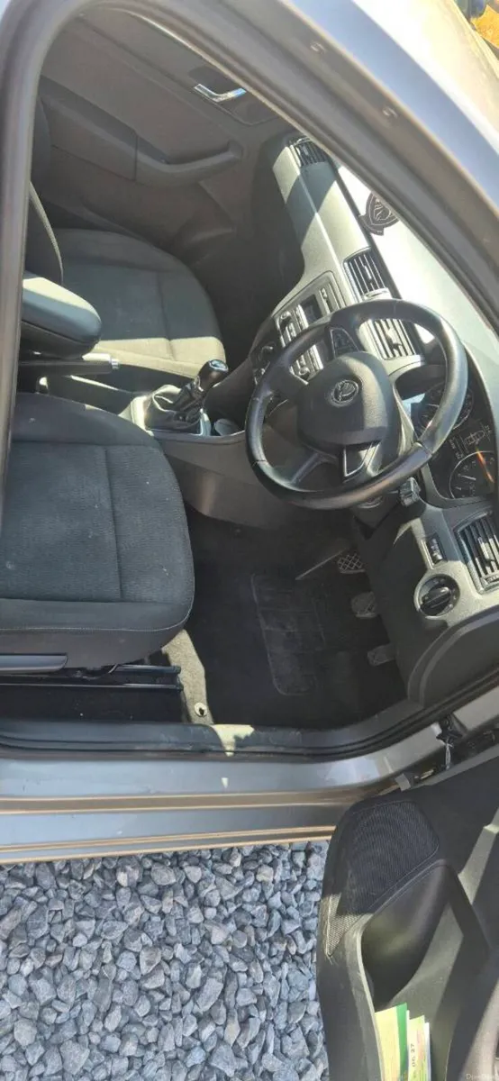 Skoda rapid (warranty) - Image 6
