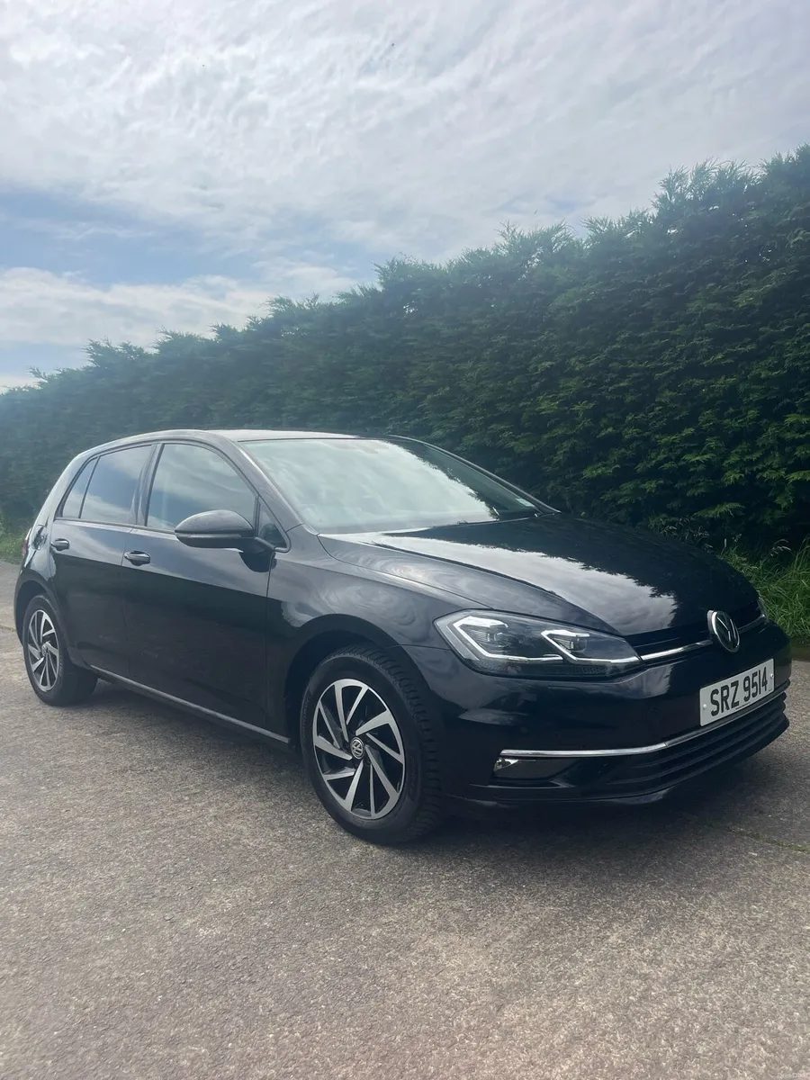 2020 Volkswagen Golf - Image 1