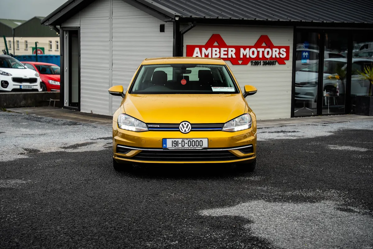 2019 Volkswagen Golf SE NAVIGATION TSI EVO - Image 2
