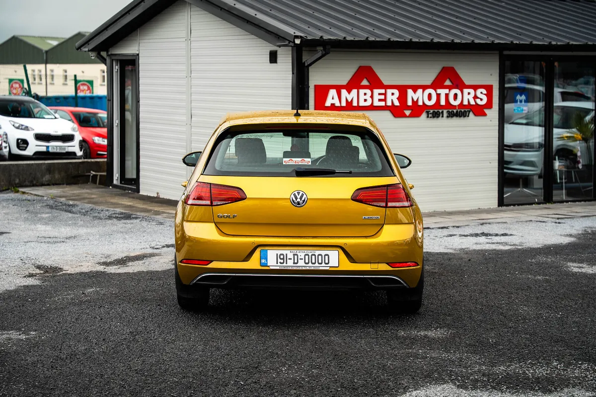 2019 Volkswagen Golf SE NAVIGATION TSI EVO - Image 3