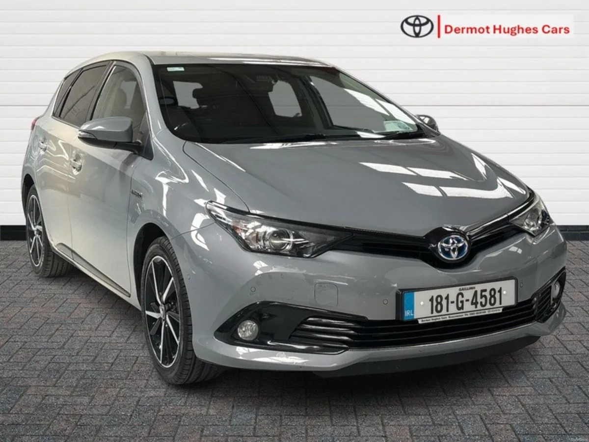 Toyota Auris 1.8 DESIGN VVT-I HEV CVT 5DR AUTO - Image 1