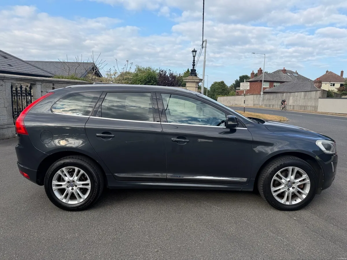 Volvo XC60 - Image 2
