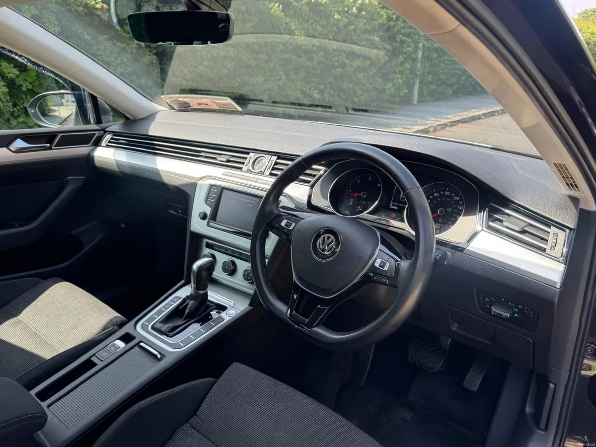 Volkswagen Passat Diesel Automatic - Image 6