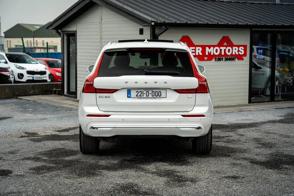 2022 VOLVO XC60 2.0 PETROL HYBRID AWD - Image 4