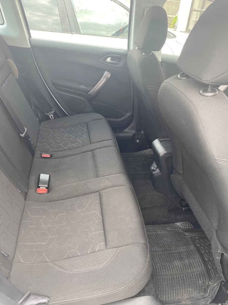 Peugeot 2008 2015 - Image 1
