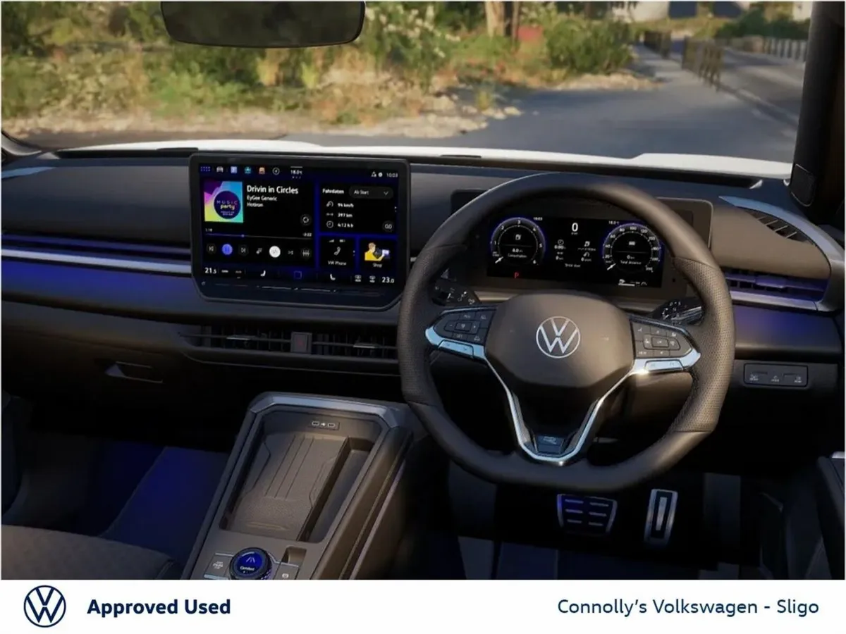 Volkswagen T-Roc RLINE 1.5TSI 150HP AUTO *NEW MODE - Image 2