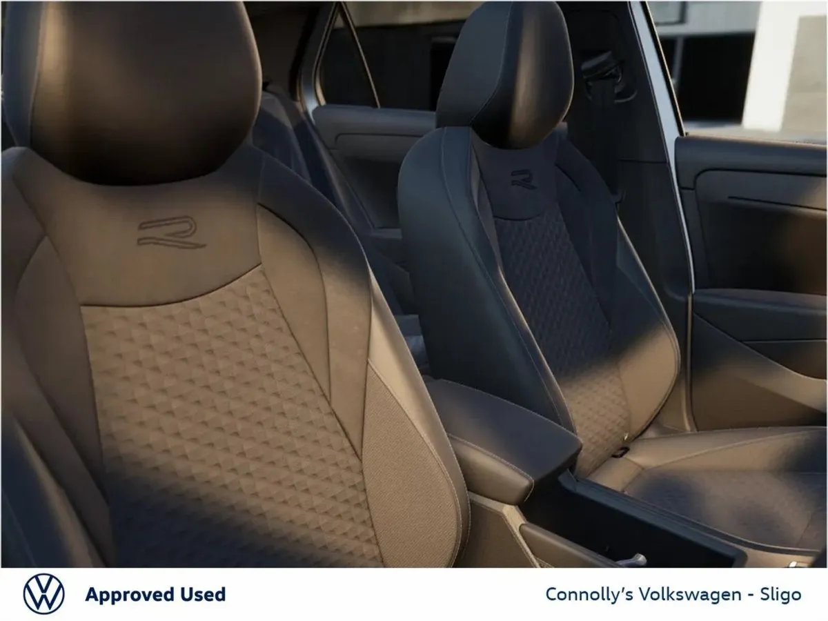 Volkswagen T-Roc RLINE 1.5TSI 150HP AUTO *NEW MODE - Image 4