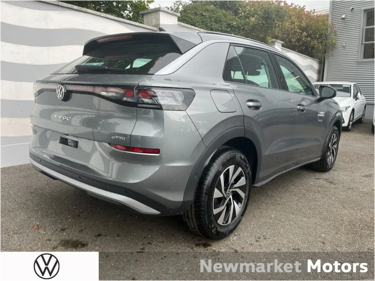 Volkswagen T-Roc LIFE 1.5TSI 116BHP AUTOMATIC MHEV - Image 4