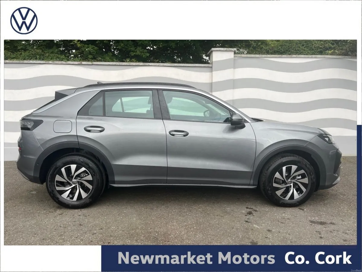 Volkswagen T-Roc LIFE 1.5TSI 116BHP AUTOMATIC MHEV - Image 3