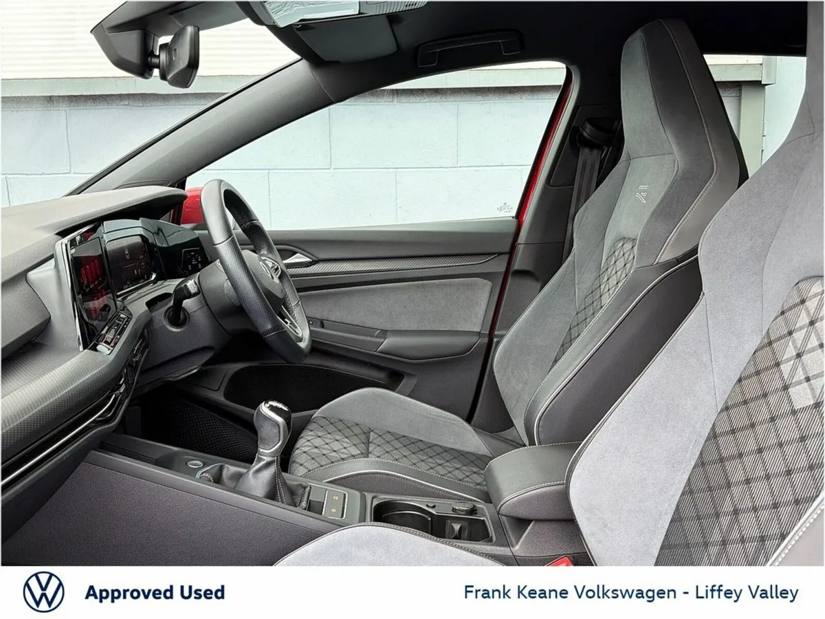 Volkswagen Golf R-LINE 2.0 TDI 150HP *KINGS RED ME - Image 4