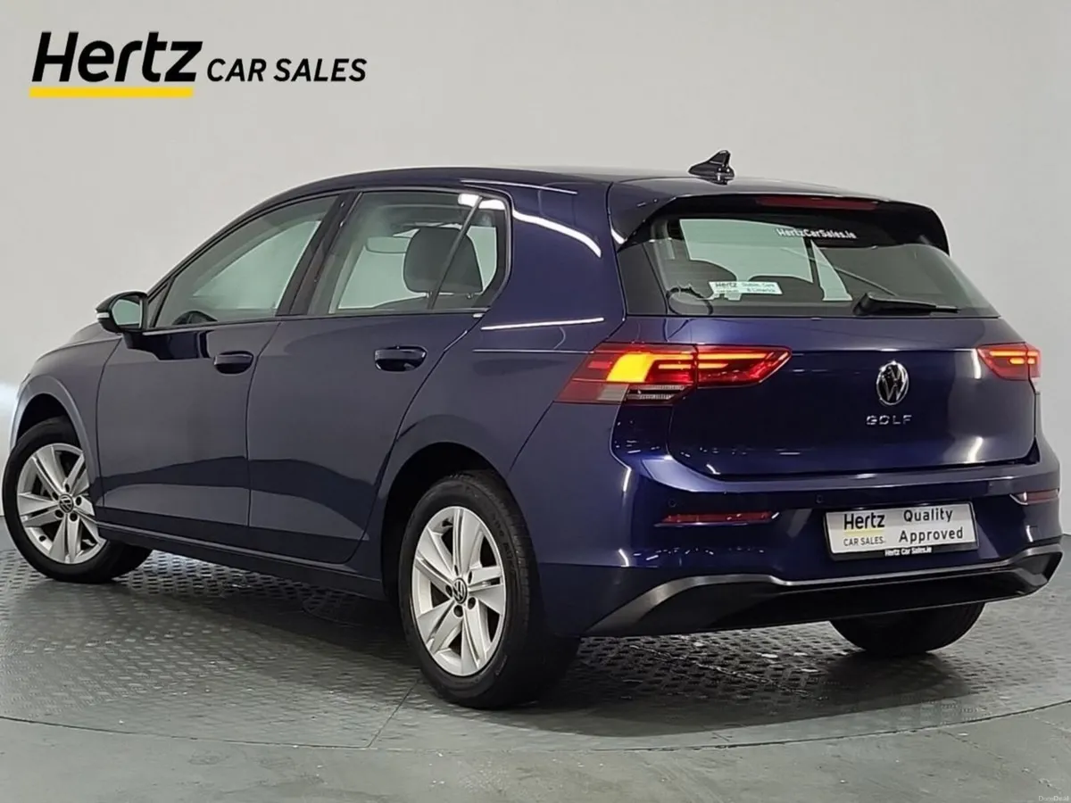 Volkswagen Golf LIFE 110HP Petrol Manual - Image 3