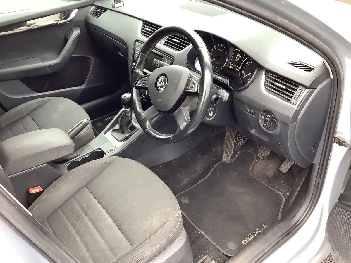 Skoda Octavia 2014 - Image 2