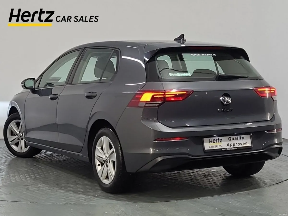Volkswagen Golf LIFE 110HP Petrol Manual - Image 3