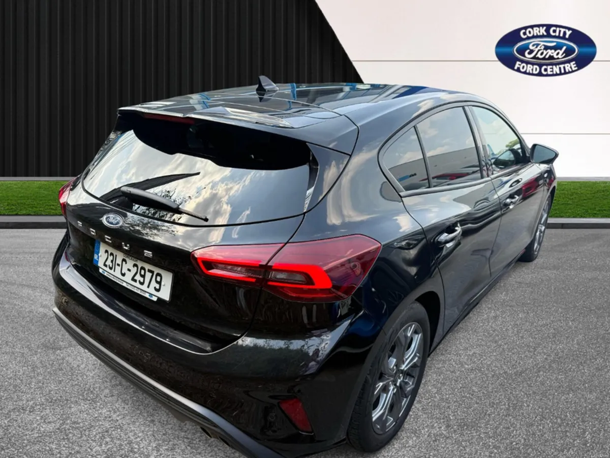 Ford Focus ST-LINE STYLE 5DR 1.0T 12 125 M6 4 - Image 2