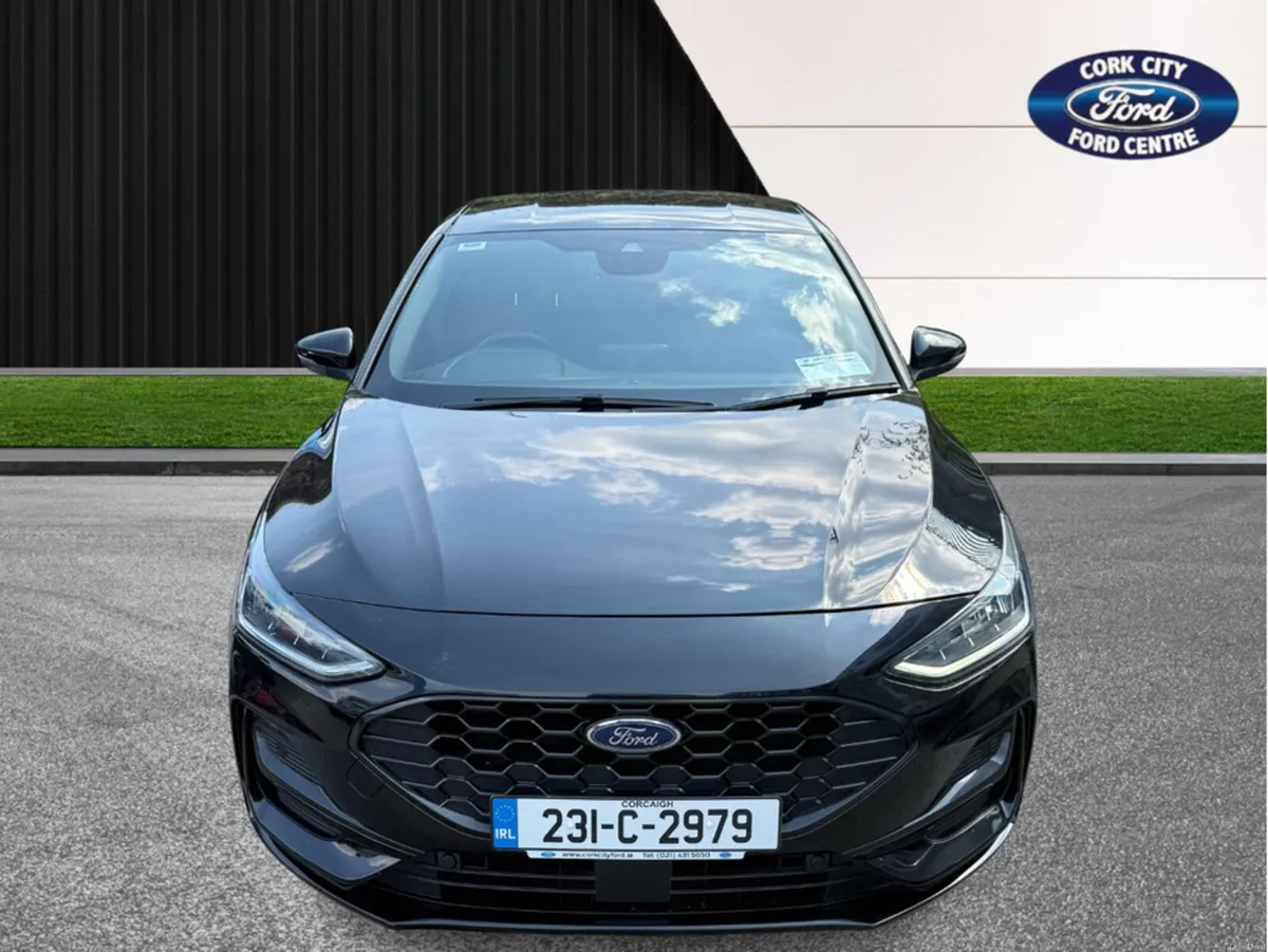 Ford Focus ST-LINE STYLE 5DR 1.0T 12 125 M6 4 - Image 4