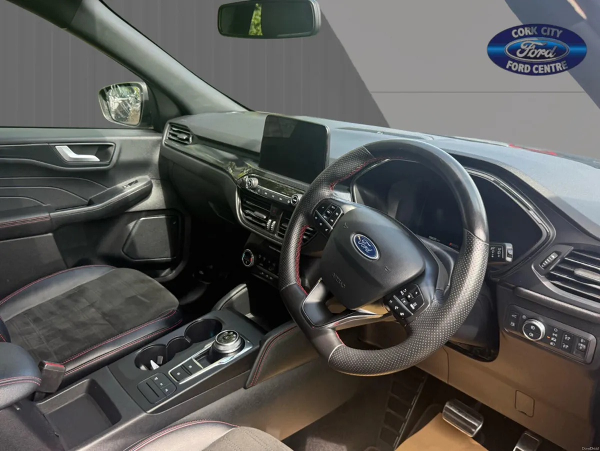 Ford Kuga ST-LINE X - Image 3