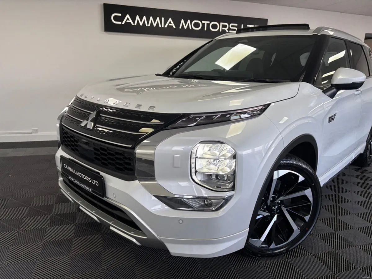 Mitsubishi Outlander 2024 MITSUBISHI OUTLANDER* - Image 3