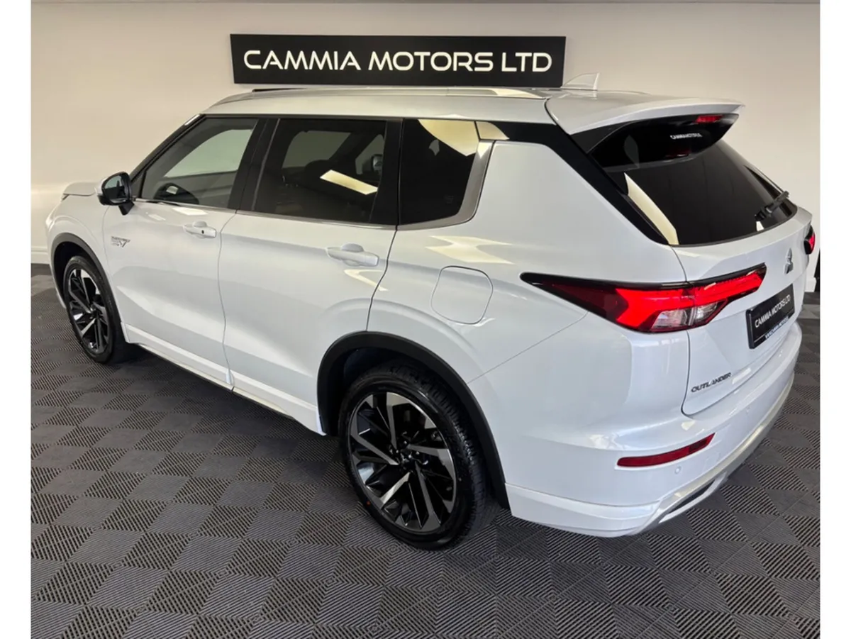 Mitsubishi Outlander 2024 MITSUBISHI OUTLANDER* - Image 5