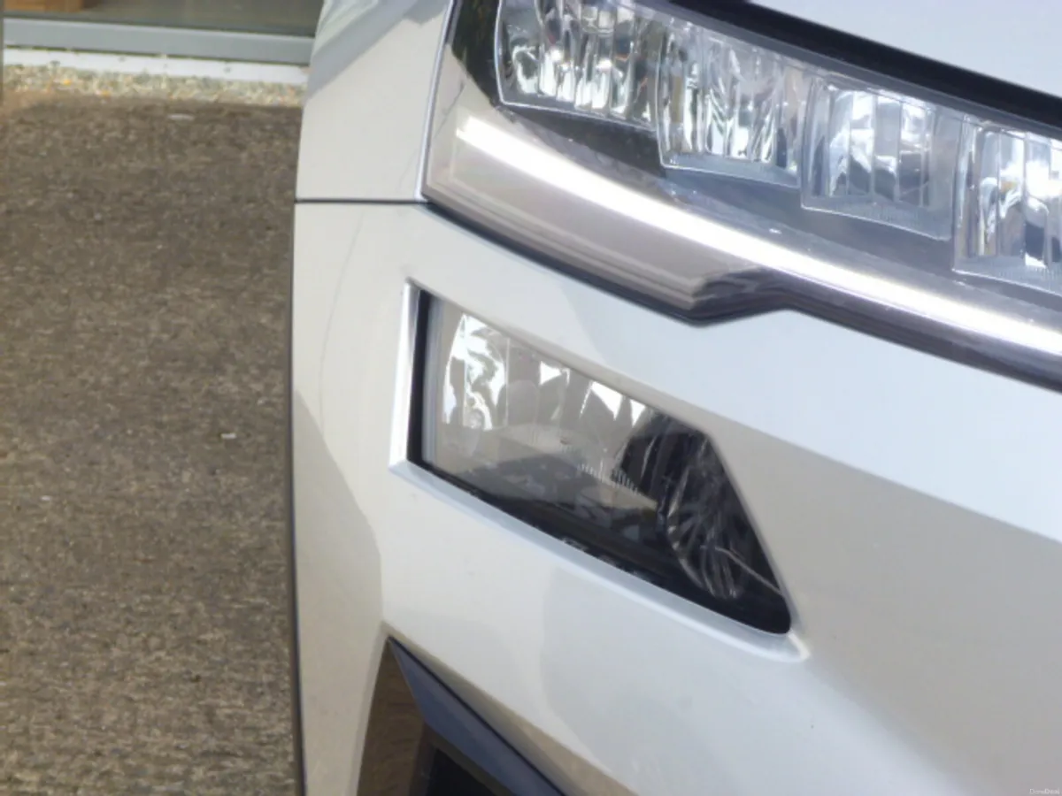 Skoda Karoq 2.0 TDI 115HP Ambition 2023 - Image 4