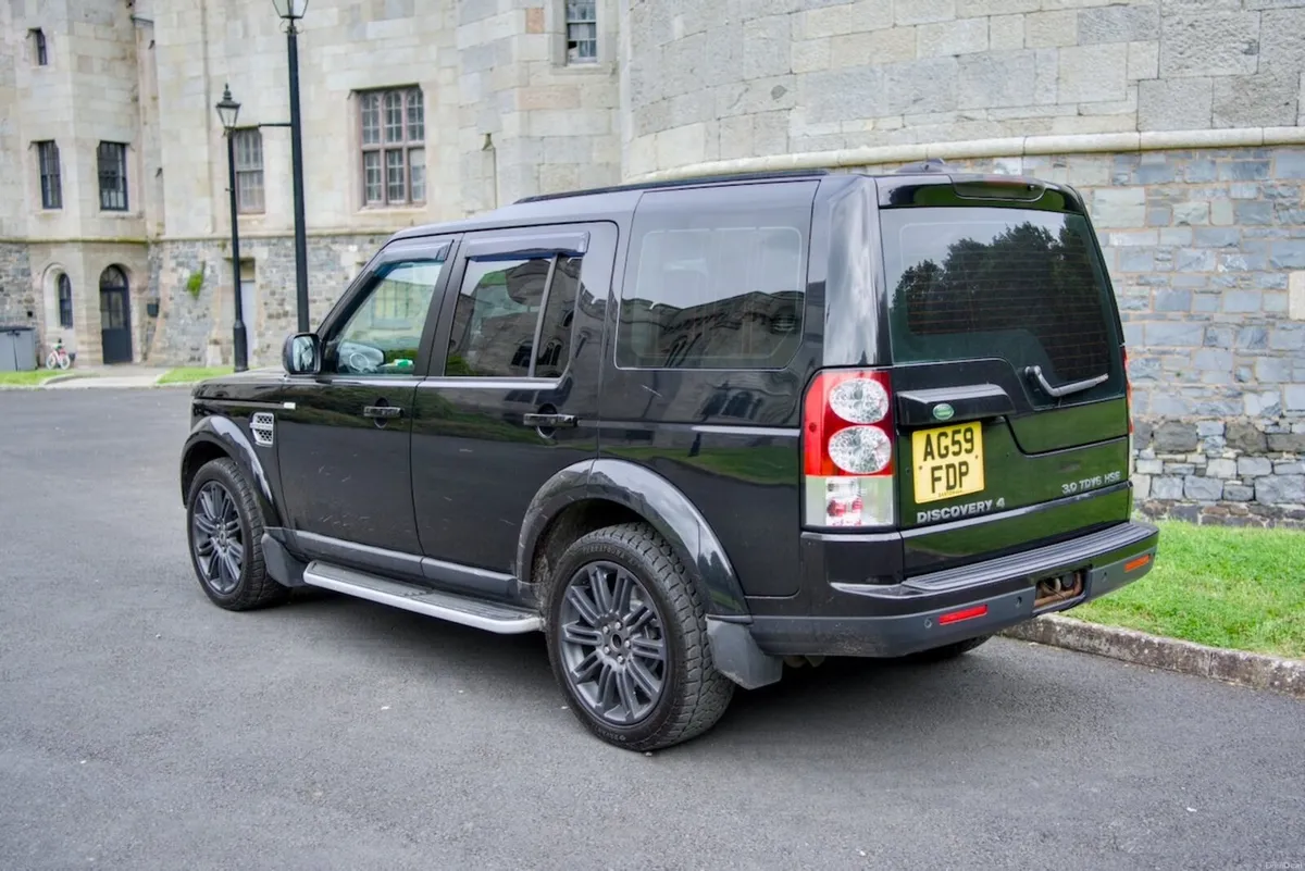 Land Rover Discovery 2010 - Image 2