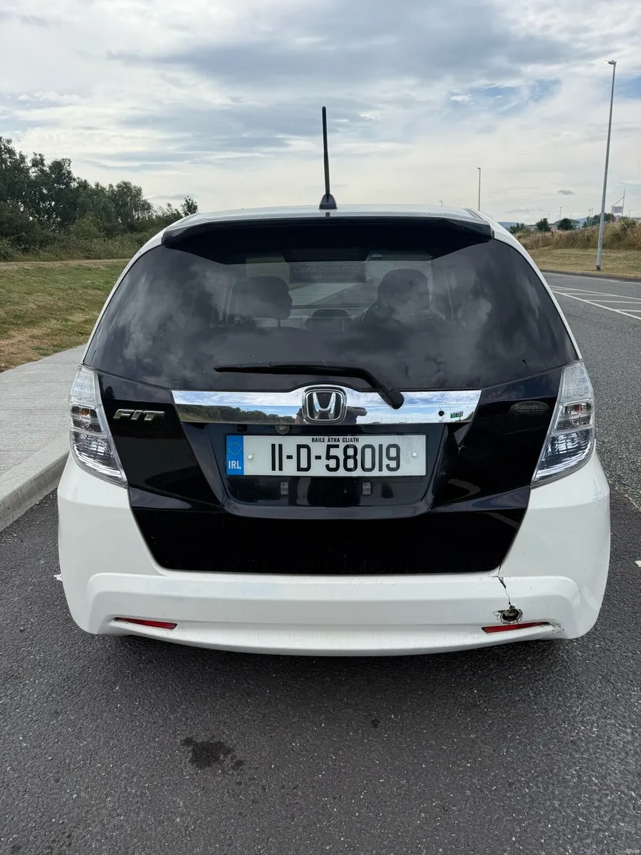 Honda fit 1.3 automatic Hybrid Nct 9/26 tax 8/26 - Image 5