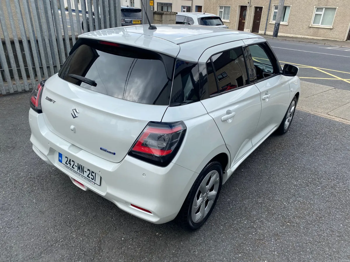 Suzuki Swift 1.2 Mild HYBRID Motion 2024 - Image 4