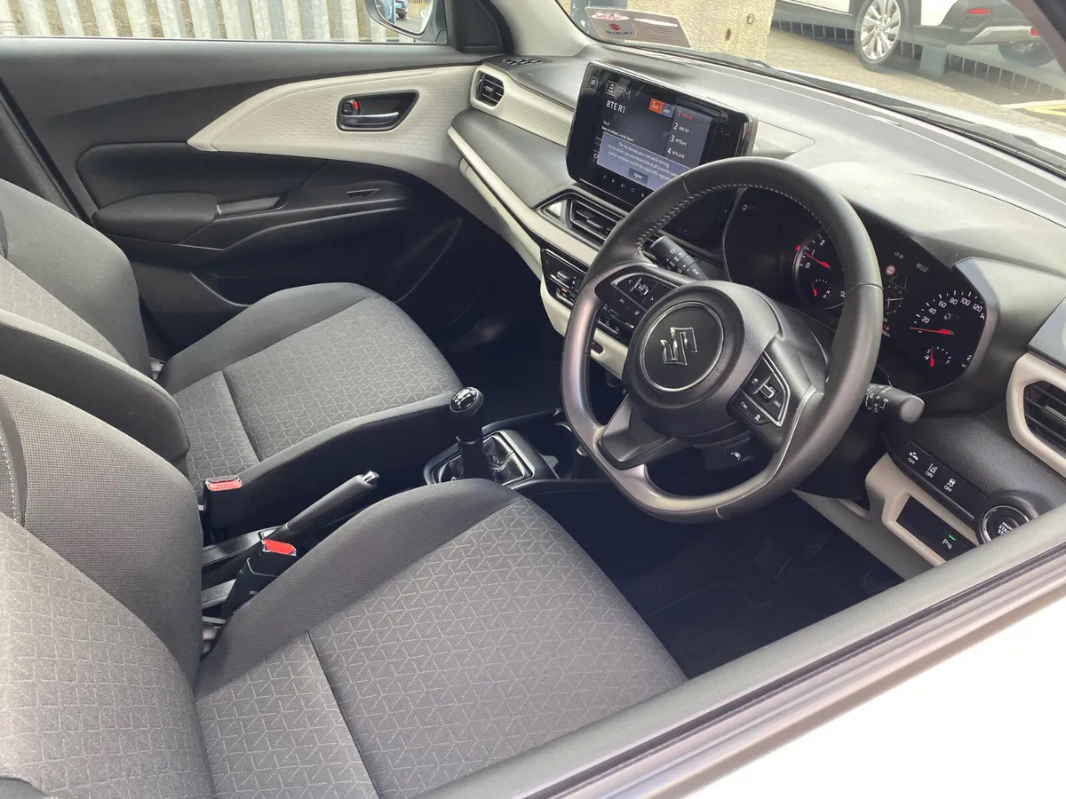 Suzuki Swift 1.2 Mild HYBRID Motion 2024 - Image 5