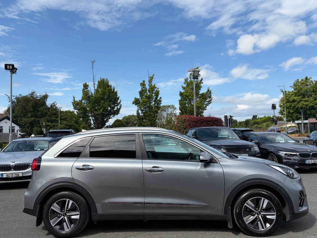 211 Kia Niro 1.6 Hbrid PHEV Auto - Image 4