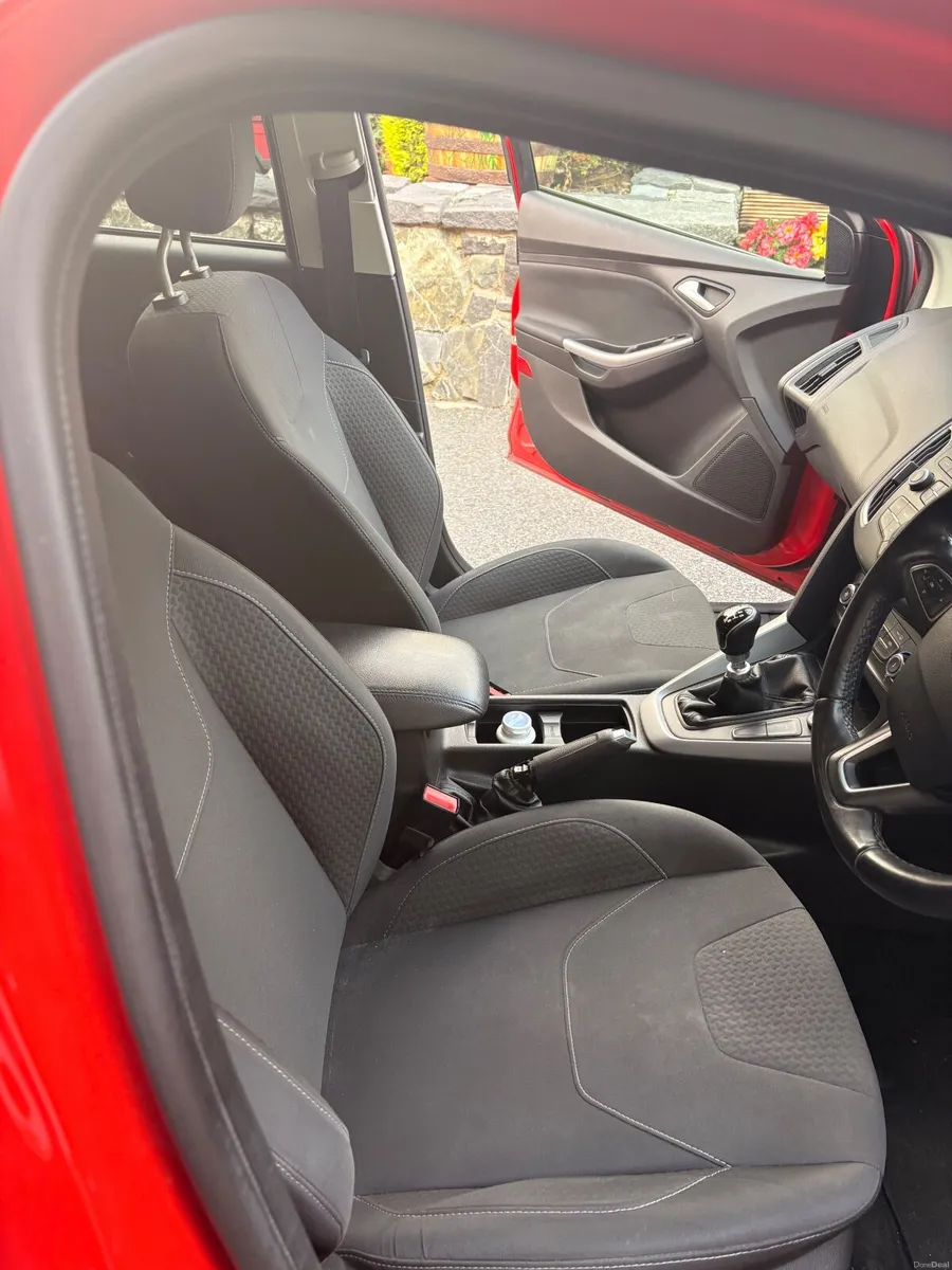Ford Focus 2015 - Image 2