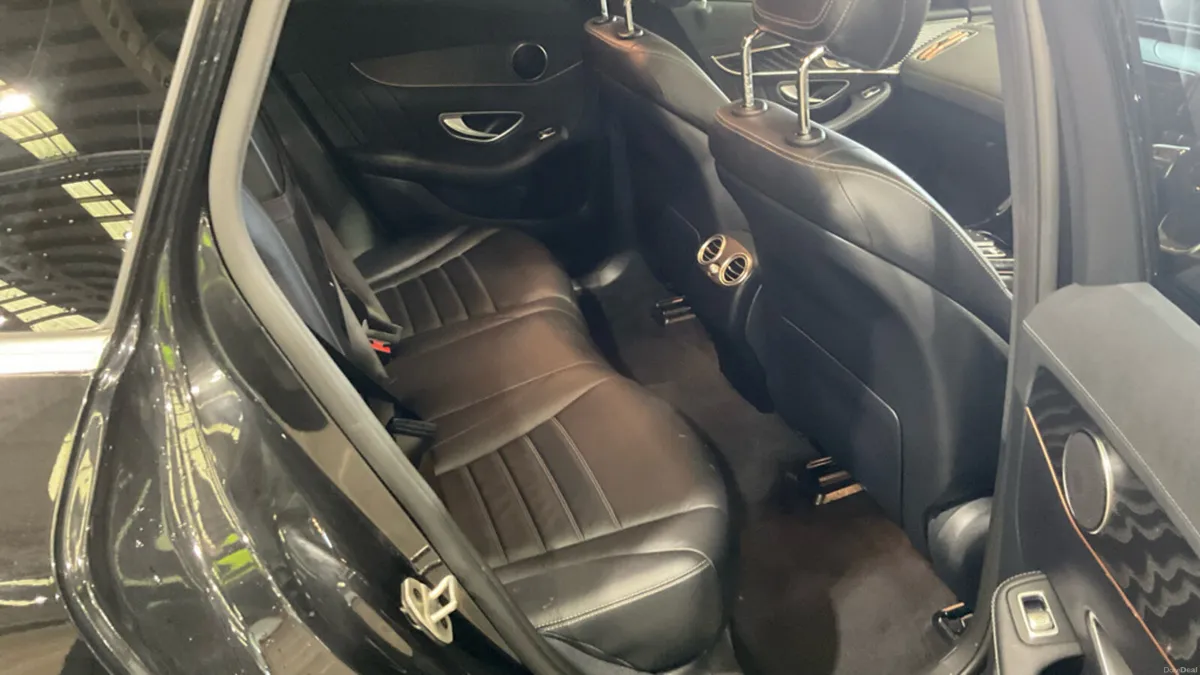 MERCEDES EQC 400 AMG LINE PREMIUM PLUS 4MATIC - Image 4