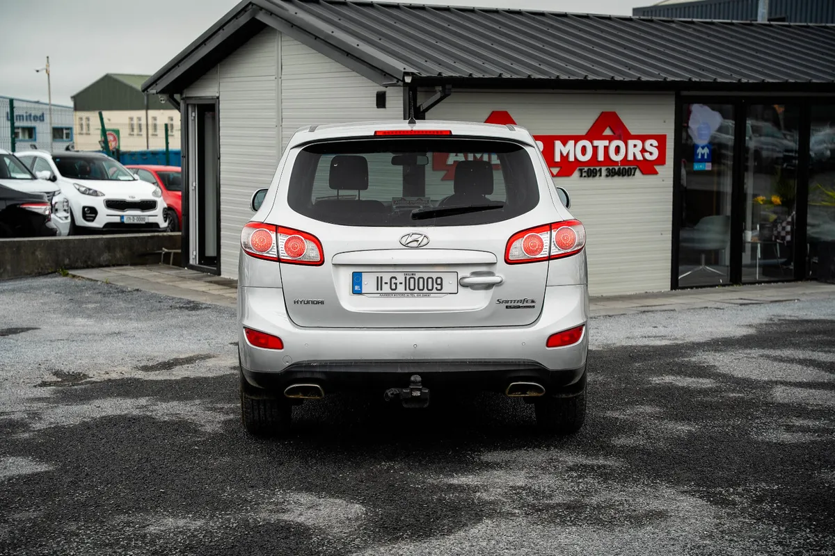 Hyundai Santa Fe 2011 - Image 3