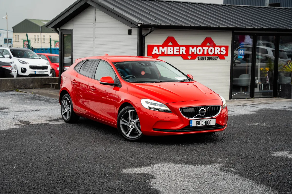 2018 VOLVO V40 D4 AUTOMATIC - Image 1