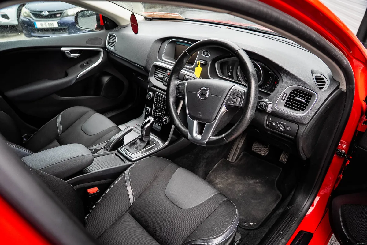 2018 VOLVO V40 D4 AUTOMATIC - Image 5